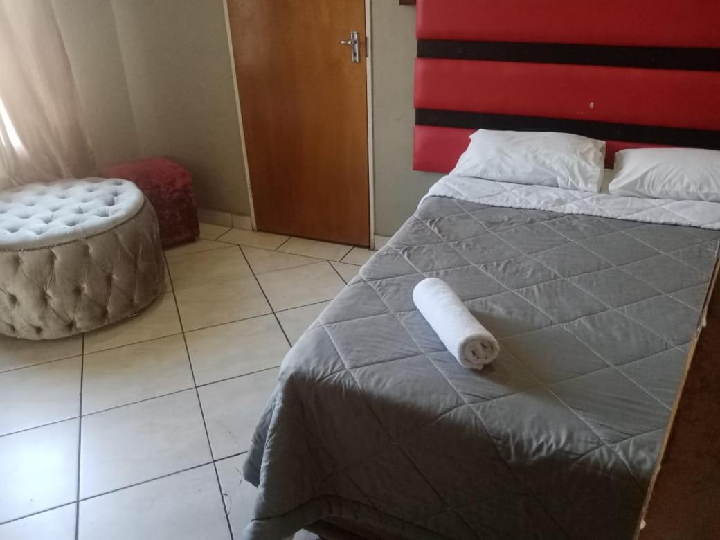 Ebony Guest House Pretoria-Noord Exterior foto